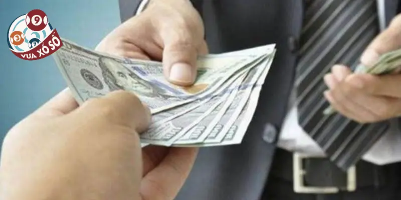 Các con số may mắn nằm mơ thấy người đàn ông đưa tiền cho mình